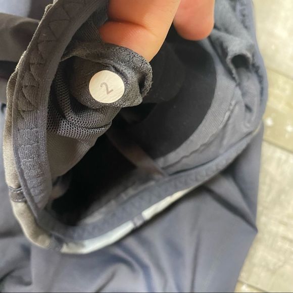 Lululemon Rehearsal Tank
Black / White Coal Tinted Canvas Super - Picture 12 of 12